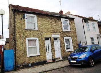 Semi-detached house To Rent in Bedford