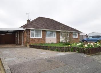 Semi-detached bungalow For Sale in Maidstone
