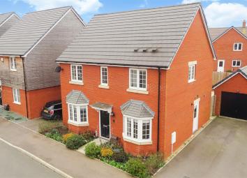 Detached house For Sale in Leighton Buzzard