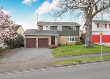 Detached house For Sale in Haywards Heath