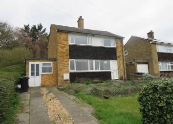 Detached house For Sale in Ashford