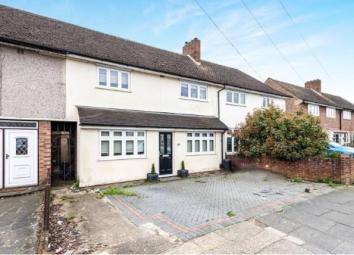 Terraced house For Sale in Romford