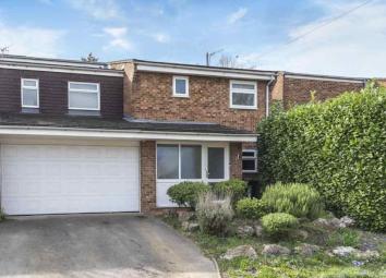 Detached house For Sale in Kings Langley