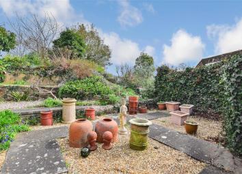 Detached bungalow For Sale in Pulborough