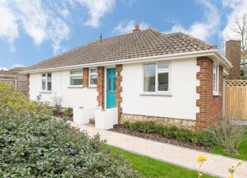 Detached bungalow For Sale in Whitstable