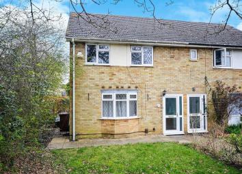 Semi-detached house To Rent in Ashford
