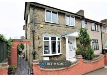 Semi-detached house To Rent in Dagenham