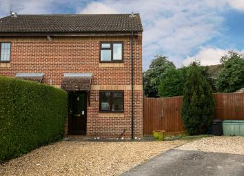 Semi-detached house For Sale in Reading