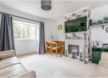 Flat For Sale in Coulsdon
