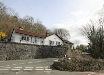 Semi-detached bungalow For Sale in Wrexham