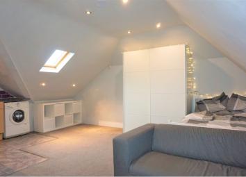 Studio To Rent in Thornton Heath