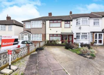 Terraced house For Sale in Romford