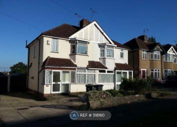 Semi-detached house To Rent in Potters Bar