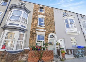 Terraced house For Sale in Scarborough