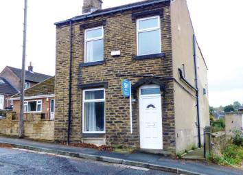 Detached house To Rent in Huddersfield