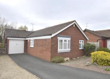 Detached bungalow For Sale in Cheltenham