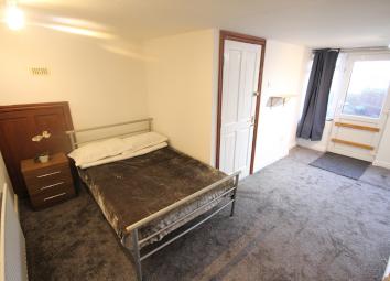 End terrace house To Rent in Leeds