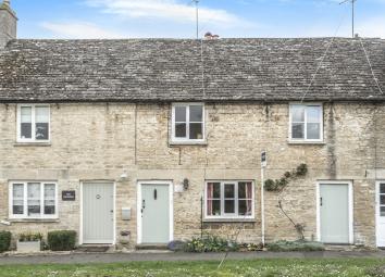 Cottage For Sale in Cirencester