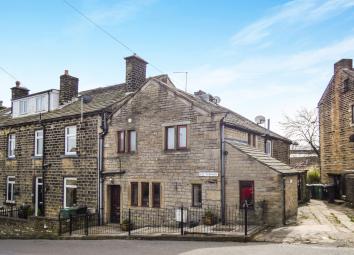 Cottage For Sale in Holmfirth