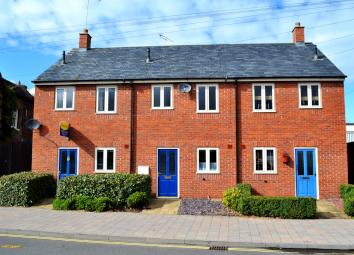 Terraced house To Rent in Market Drayton