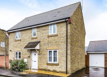 Detached house For Sale in Faringdon