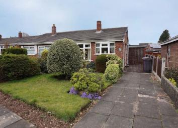 Semi-detached bungalow For Sale in Stoke-on-Trent