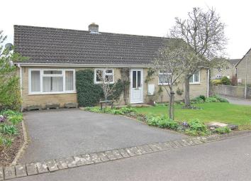 Bungalow For Sale in Stroud