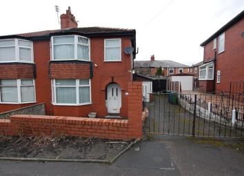 Semi-detached house For Sale in Ashton-under-Lyne