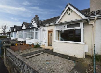 Terraced house For Sale in Renfrew