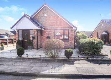 Detached bungalow For Sale in Liverpool