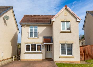 Detached house For Sale in Dunfermline