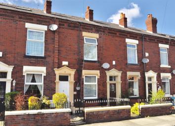 Terraced house For Sale in Dukinfield