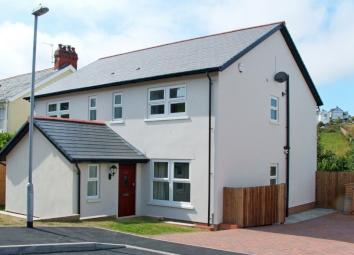 Semi-detached house To Rent in Conwy