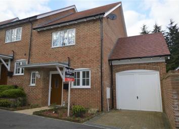 Semi-detached house To Rent in Crowborough