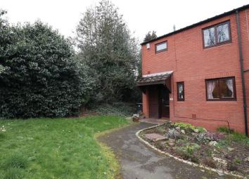 End terrace house For Sale in Macclesfield