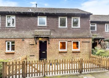 Terraced house For Sale in Woking