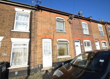 Terraced house For Sale in Luton