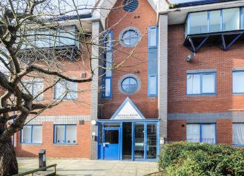 Studio To Rent in Crawley