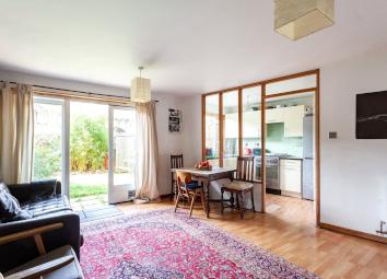 2 Bedrooms Flat for sale in Dartmouth Park Hill, London N19