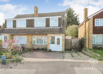 Semi-detached house For Sale in Thatcham