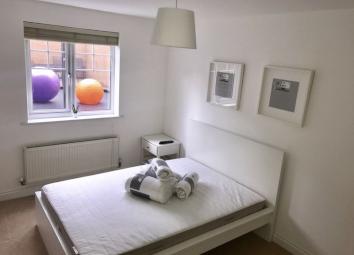 Terraced house To Rent in Reading