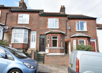 Terraced house For Sale in Luton