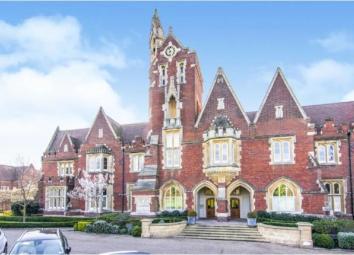 Flat For Sale in Brentwood
