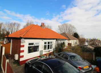 Semi-detached bungalow For Sale in Southport