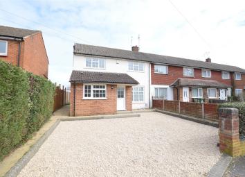 Semi-detached house To Rent in Camberley