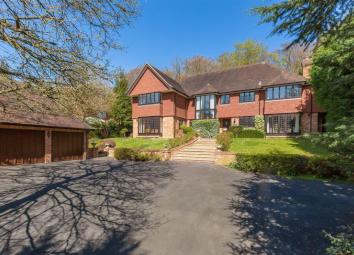 5 Bedroom Property for sale