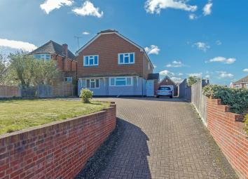 Detached house For Sale in Sittingbourne