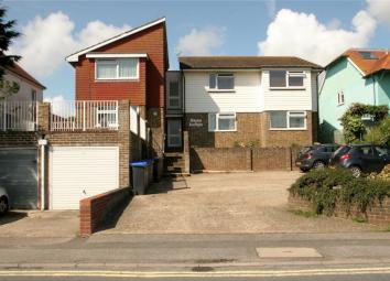 Flat For Sale in Lancing