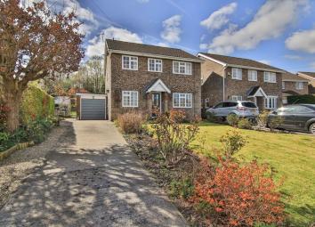 Link-detached house For Sale in Abergavenny