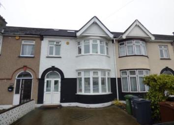 Terraced house For Sale in Barking